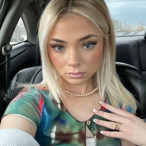 Meet your Posher, Natalie